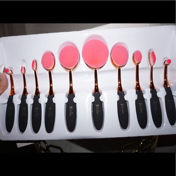 Pink & Rose Gold 10 piece Oval Brushes - Picture 1 of 4